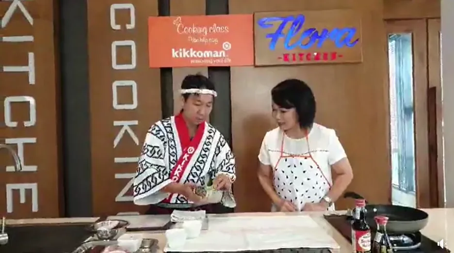 Chef and KOL cooking with Kikkoman on a livestream